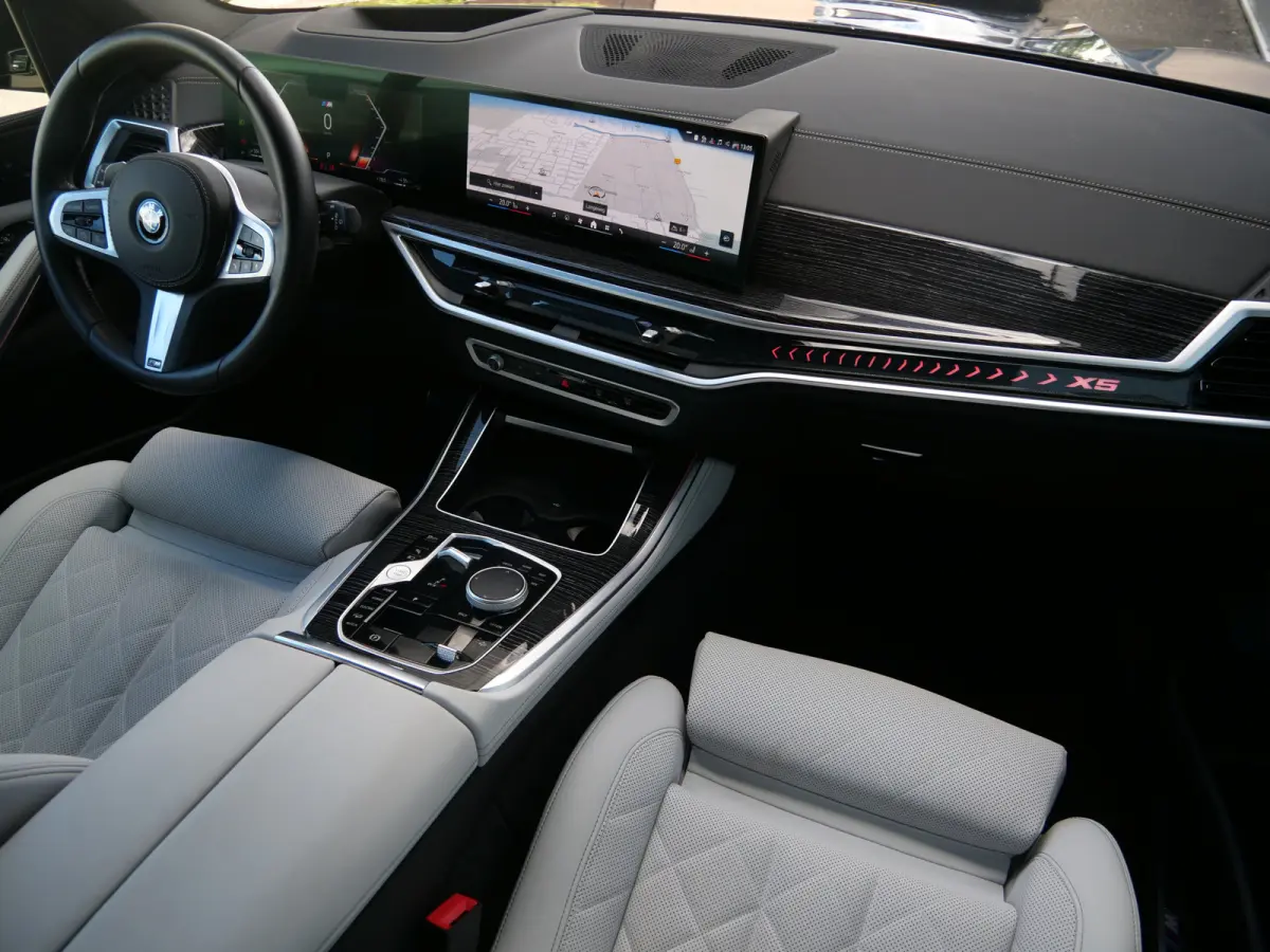 xDrive50e 490 Pk Automaat M-pakket / Leer / Pano-dak / Trekhaak / Camera's / DAB