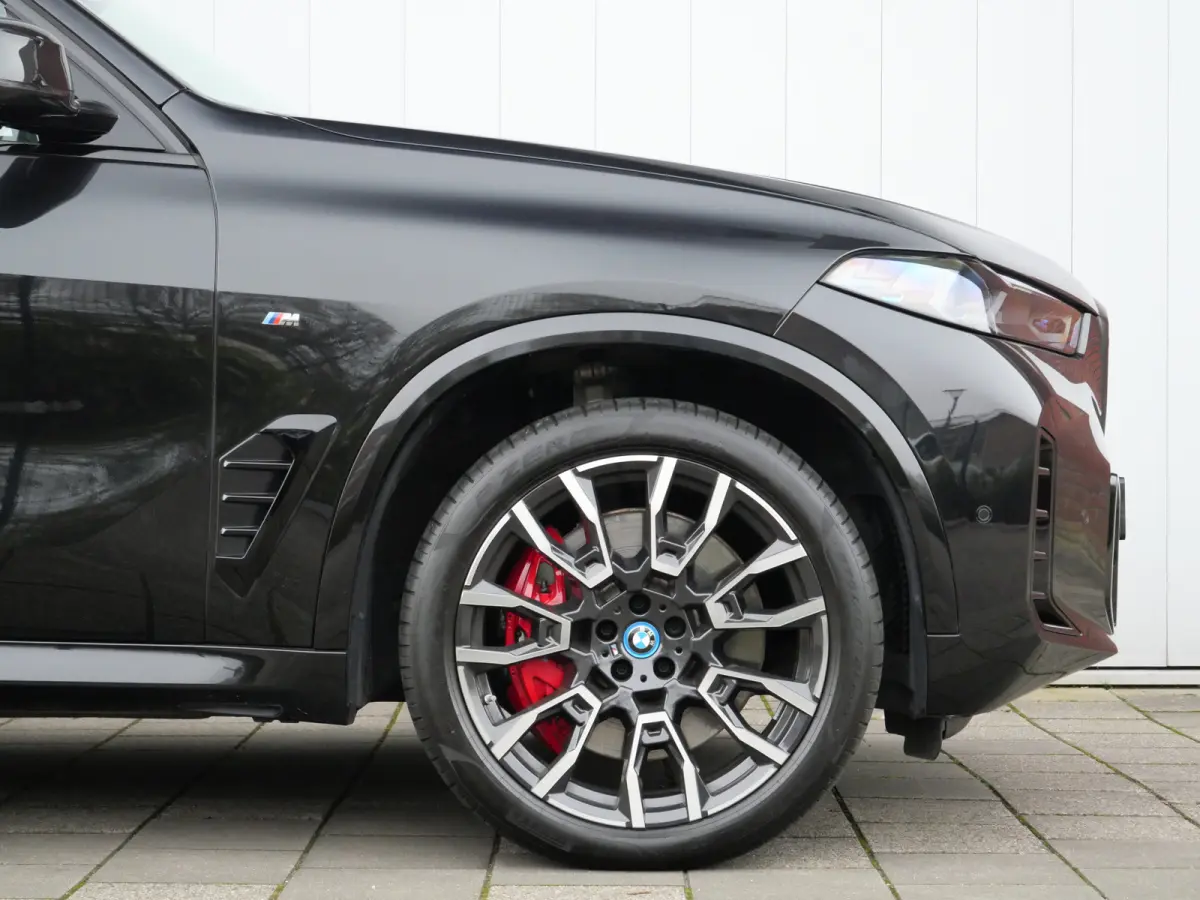 xDrive50e 490 Pk Automaat M-pakket / Leer / Pano-dak / Trekhaak / Camera's / DAB