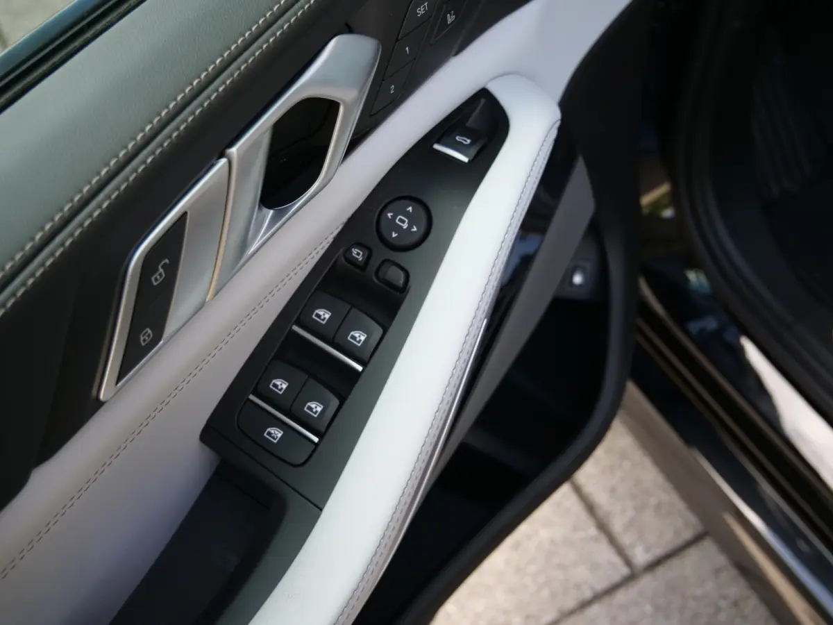 xDrive50e 490 Pk Automaat M-pakket / Leer / Pano-dak / Trekhaak / Camera's / DAB