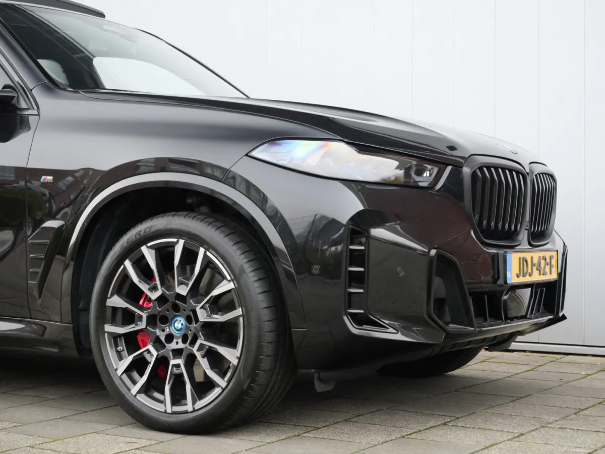 xDrive50e 490 Pk Automaat M-pakket / Leer / Pano-dak / Trekhaak / Camera's / DAB