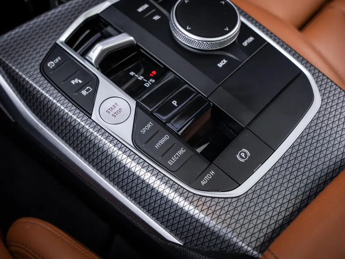 330e xDrive M-Sport Pro - Pano l M-Kuipstoel l H/Kardon