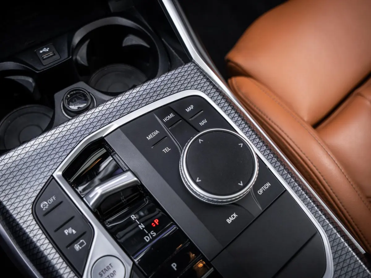 330e xDrive M-Sport Pro - Pano l M-Kuipstoel l H/Kardon