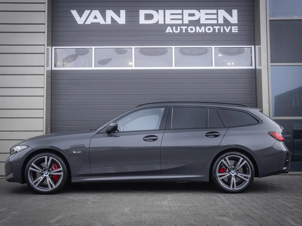 330e xDrive M-Sport Pro - Pano l M-Kuipstoel l H/Kardon