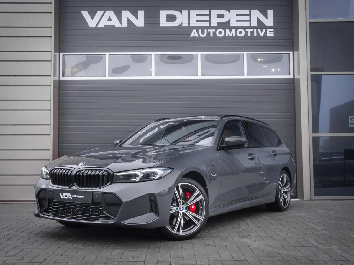 330e xDrive M-Sport Pro - Pano l M-Kuipstoel l H/Kardon