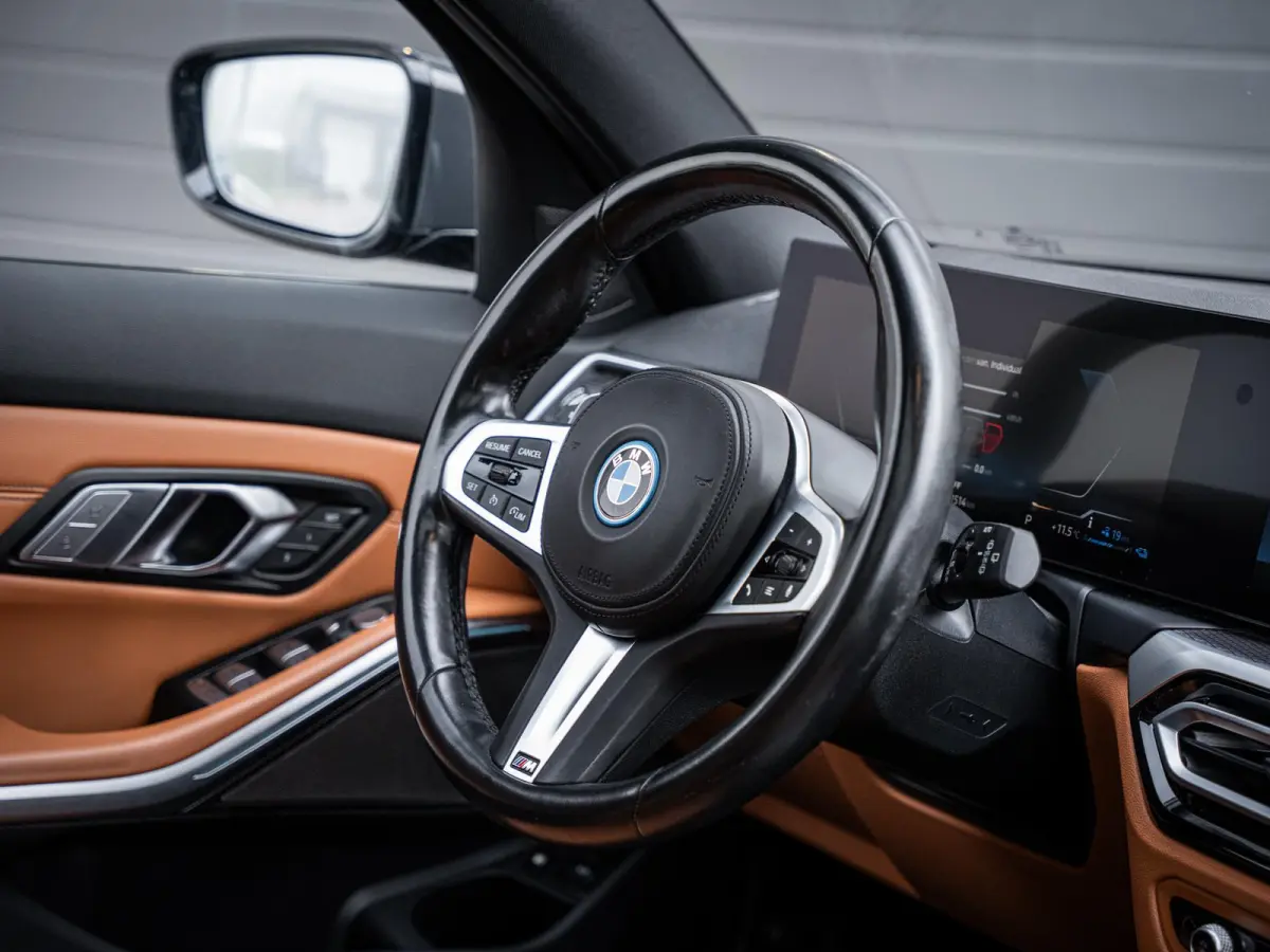 330e xDrive M-Sport Pro - Pano l M-Kuipstoel l H/Kardon