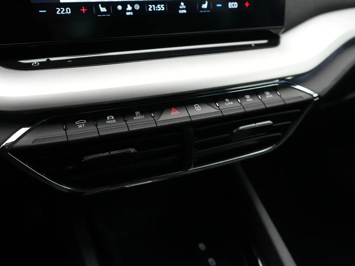 1.4 TSI iV Style PHEV 204pk Dealer O.H | Adaptive Cruise | Head Up | Crystal LED | Camera | Sportstoelen Memory & Verwarmd | Keyless | BLIS | Apple Carplay | Stuurverwarming | Travel Assist 
