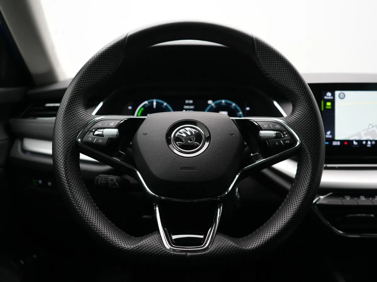 1.4 TSI iV Style PHEV 204pk Dealer O.H | Adaptive Cruise | Head Up | Crystal LED | Camera | Sportstoelen Memory & Verwarmd | Keyless | BLIS | Apple Carplay | Stuurverwarming | Travel Assist 