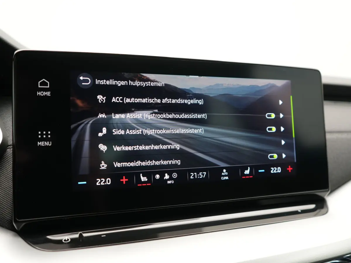1.4 TSI iV Style PHEV 204pk Dealer O.H | Adaptive Cruise | Head Up | Crystal LED | Camera | Sportstoelen Memory & Verwarmd | Keyless | BLIS | Apple Carplay | Stuurverwarming | Travel Assist 