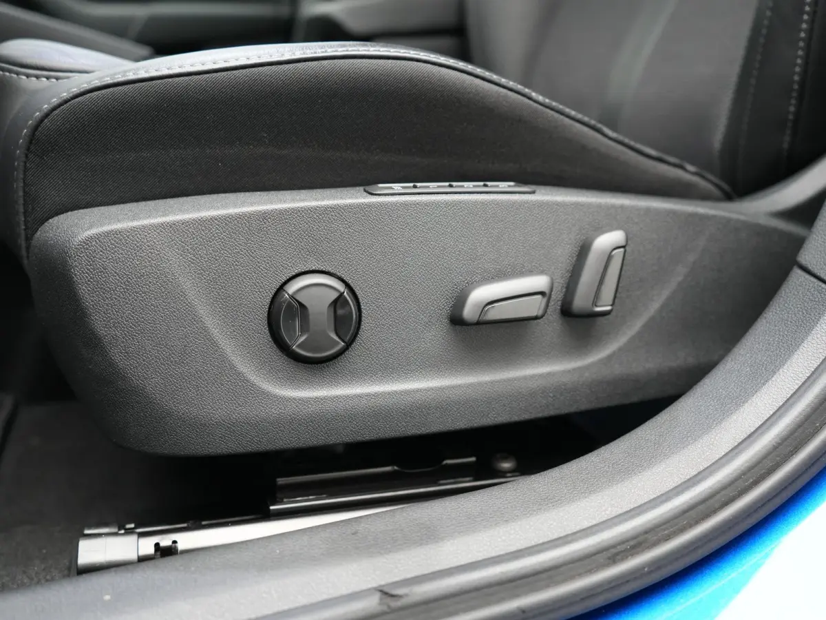 1.4 TSI iV Style PHEV 204pk Dealer O.H | Adaptive Cruise | Head Up | Crystal LED | Camera | Sportstoelen Memory & Verwarmd | Keyless | BLIS | Apple Carplay | Stuurverwarming | Travel Assist 