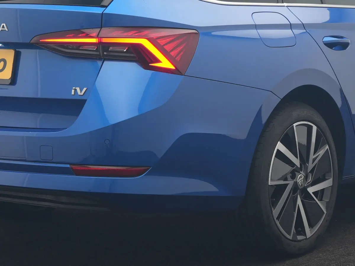 1.4 TSI iV Style PHEV 204pk Dealer O.H | Adaptive Cruise | Head Up | Crystal LED | Camera | Sportstoelen Memory & Verwarmd | Keyless | BLIS | Apple Carplay | Stuurverwarming | Travel Assist 