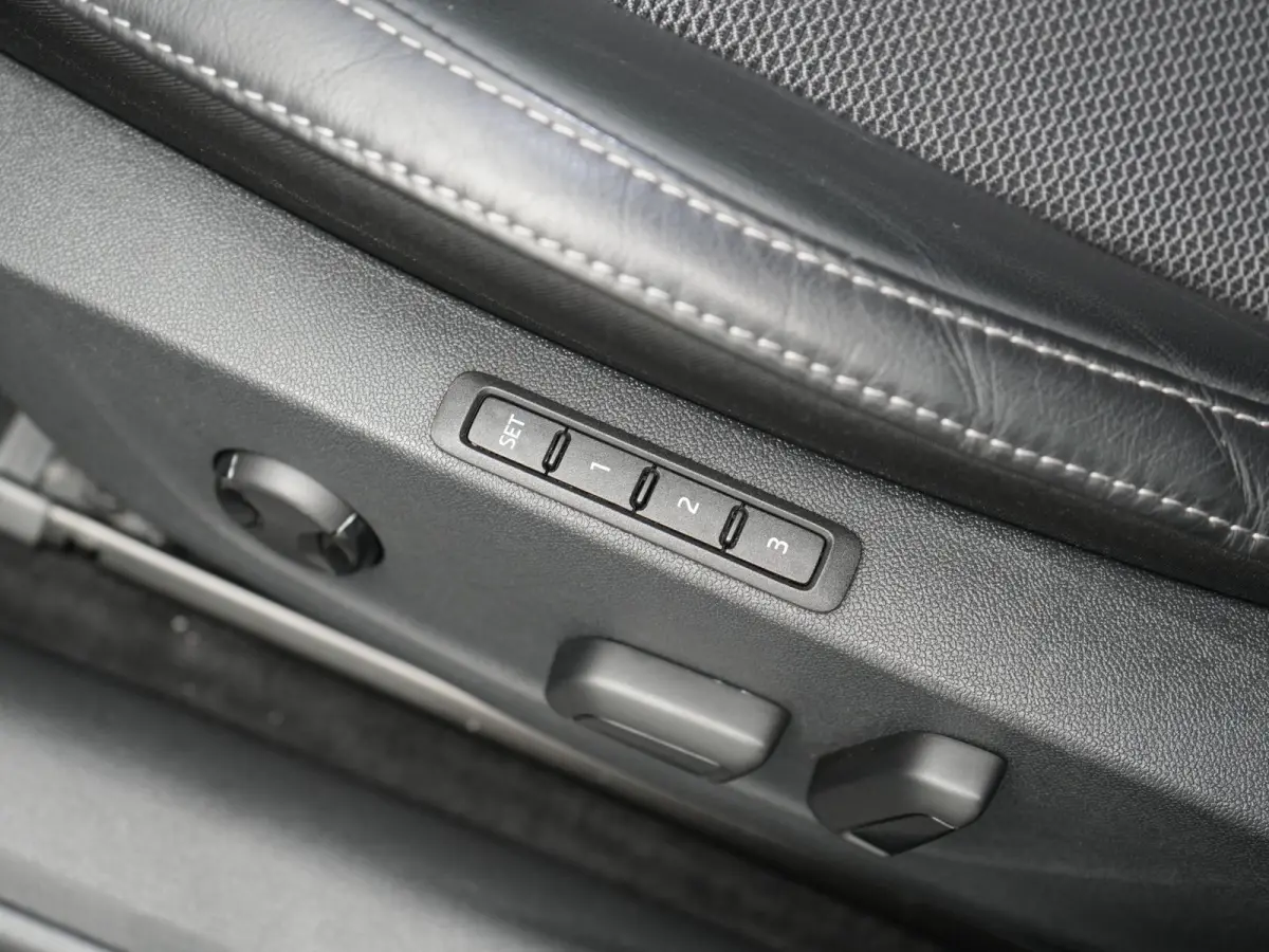 1.4 TSI iV Style PHEV 204pk Dealer O.H | Adaptive Cruise | Head Up | Crystal LED | Camera | Sportstoelen Memory & Verwarmd | Keyless | BLIS | Apple Carplay | Stuurverwarming | Travel Assist 
