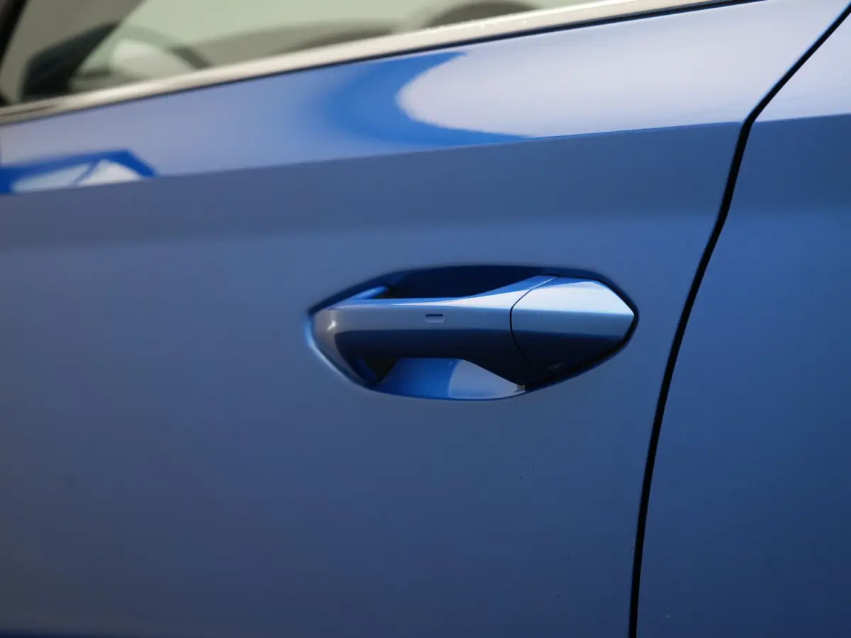 1.4 TSI iV Style PHEV 204pk Dealer O.H | Adaptive Cruise | Head Up | Crystal LED | Camera | Sportstoelen Memory & Verwarmd | Keyless | BLIS | Apple Carplay | Stuurverwarming | Travel Assist 