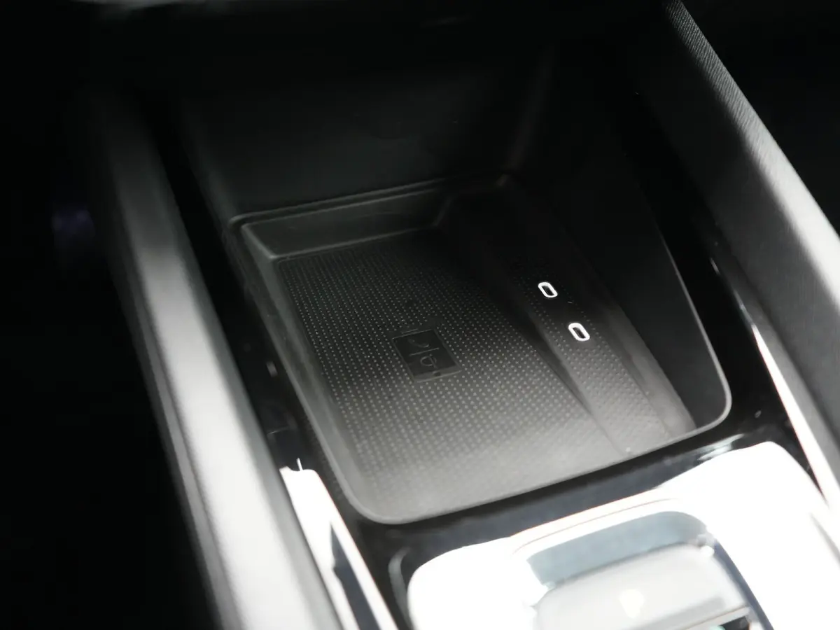 1.4 TSI iV Style PHEV 204pk Dealer O.H | Adaptive Cruise | Head Up | Crystal LED | Camera | Sportstoelen Memory & Verwarmd | Keyless | BLIS | Apple Carplay | Stuurverwarming | Travel Assist 