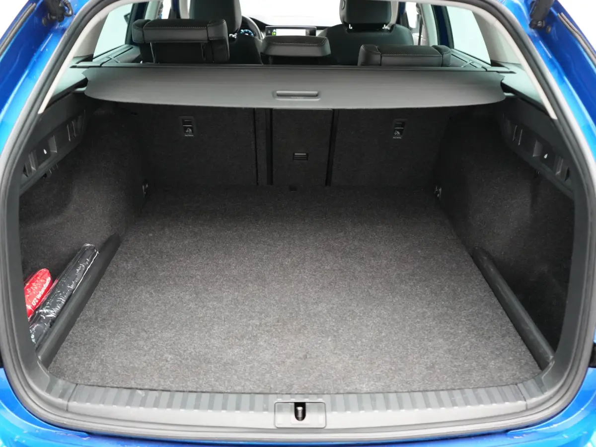 1.4 TSI iV Style PHEV 204pk Dealer O.H | Adaptive Cruise | Head Up | Crystal LED | Camera | Sportstoelen Memory & Verwarmd | Keyless | BLIS | Apple Carplay | Stuurverwarming | Travel Assist 