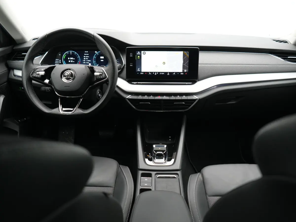 1.4 TSI iV Style PHEV 204pk Dealer O.H | Adaptive Cruise | Head Up | Crystal LED | Camera | Sportstoelen Memory & Verwarmd | Keyless | BLIS | Apple Carplay | Stuurverwarming | Travel Assist 