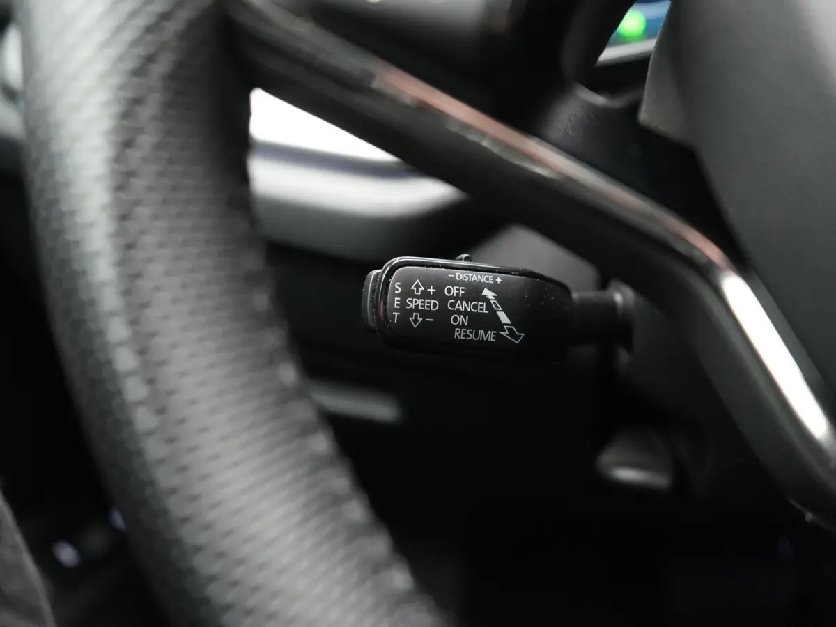 1.4 TSI iV Style PHEV 204pk Dealer O.H | Adaptive Cruise | Head Up | Crystal LED | Camera | Sportstoelen Memory & Verwarmd | Keyless | BLIS | Apple Carplay | Stuurverwarming | Travel Assist 