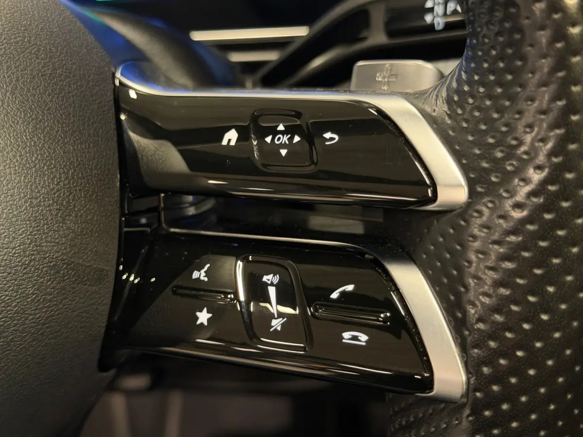 300 e AMG Line Panodak Night Carplay
