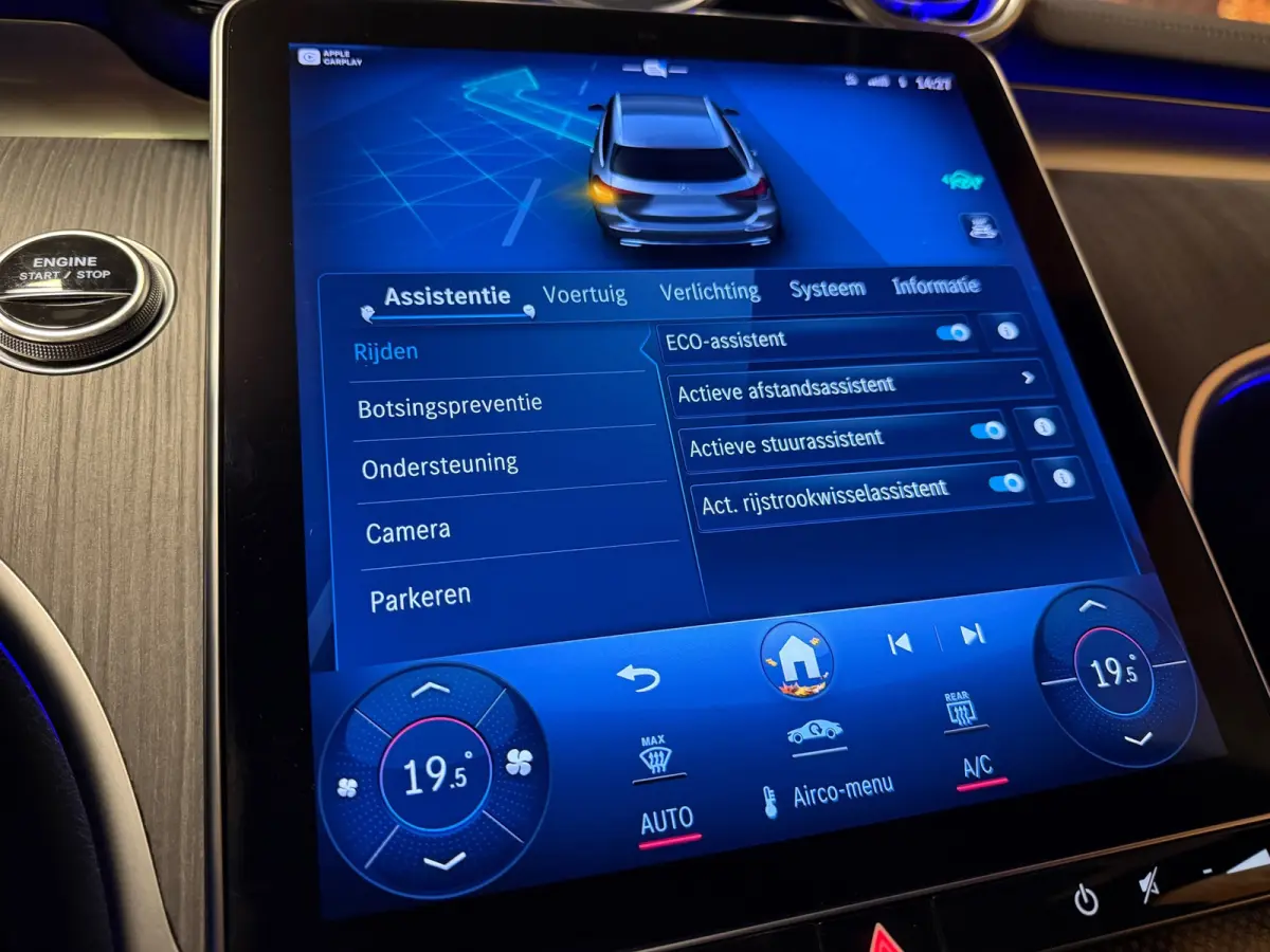 300 e AMG Line Panodak Night Carplay