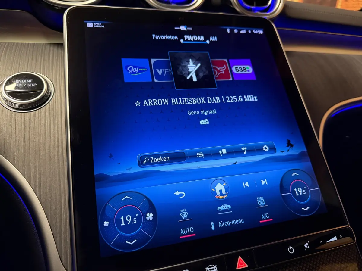300 e AMG Line Panodak Night Carplay