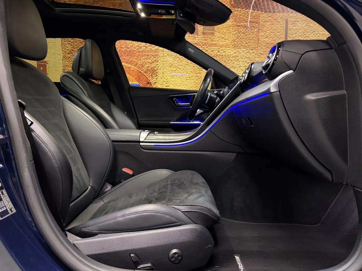 300 e AMG Line Panodak Night Carplay