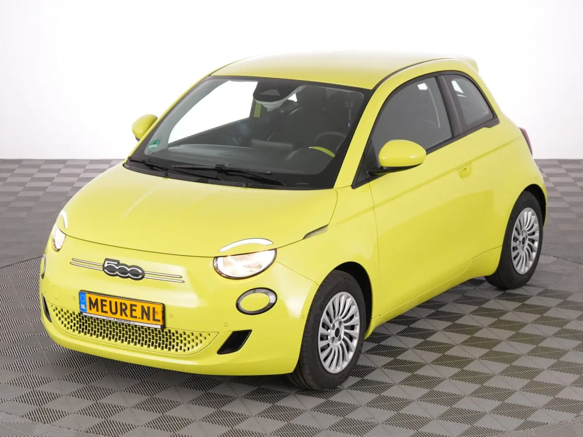 24 kWh Urban Plus | ACID YELLOW | NAVI | STOELVERWARMING | CAMERA | BLISS | SOH: 94,5% | !