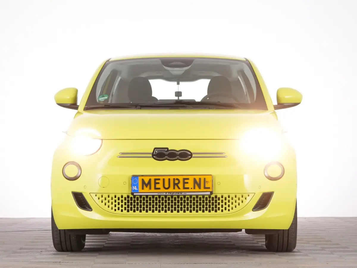 24 kWh Urban Plus | ACID YELLOW | NAVI | STOELVERWARMING | CAMERA | BLISS | SOH: 94,5% | !