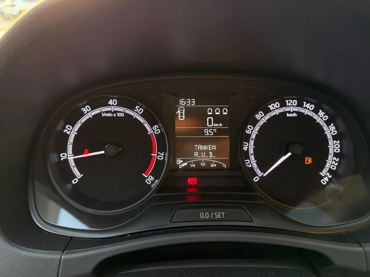 1.0 Active | TREKHAAK | CRUISE CONTROL | AIRCO |