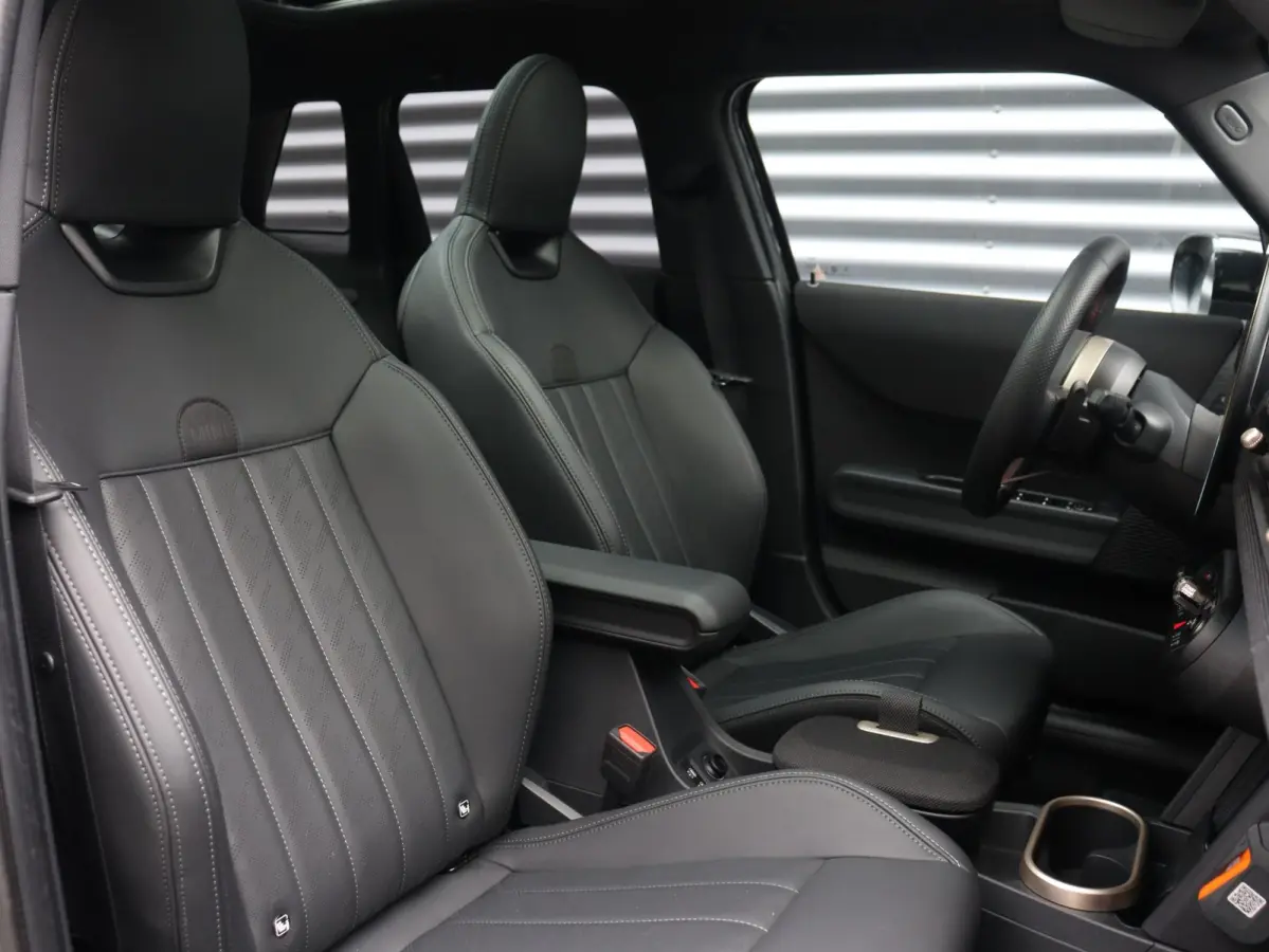 1.5 Cooper C John Cooper Works Trim | Pakket L
