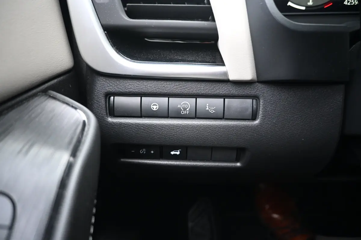 1.3 MHEV Xtronic Tekna | Vol-Leder | Elektr. Stoelen | HeadUp-Display | 360 Camera | Stoelverwarming | Dodehoek-Detectie | !!