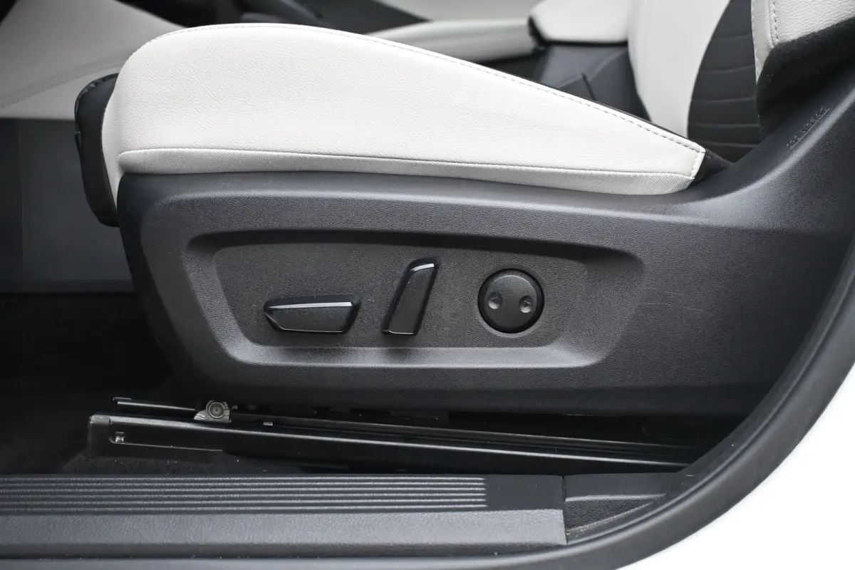 1.3 MHEV Xtronic Tekna | Vol-Leder | Elektr. Stoelen | HeadUp-Display | 360 Camera | Stoelverwarming | Dodehoek-Detectie | !!
