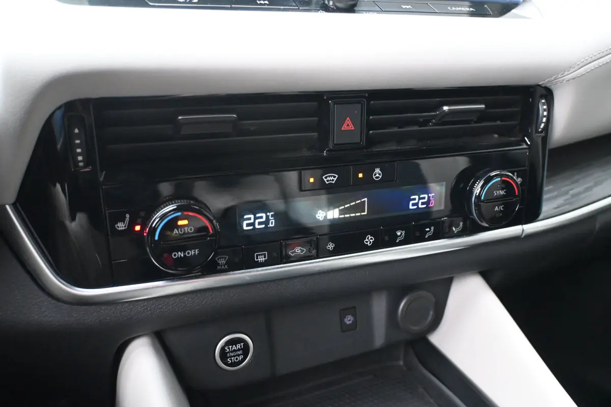 1.3 MHEV Xtronic Tekna | Vol-Leder | Elektr. Stoelen | HeadUp-Display | 360 Camera | Stoelverwarming | Dodehoek-Detectie | !!