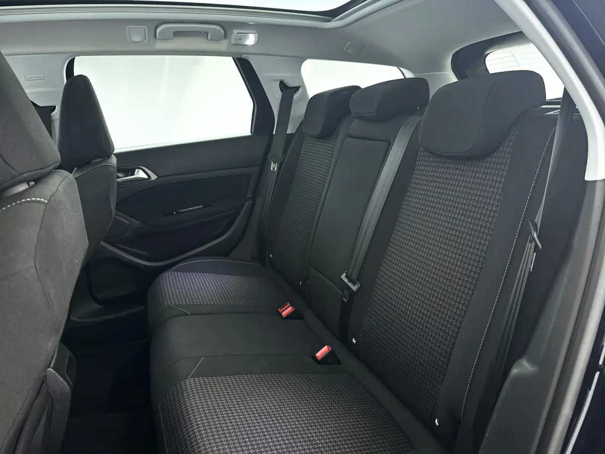 1.2 PureTech Blue Lease Executive | Panoramadak | Park assist | Carplay | Cruise control | Trekhaak