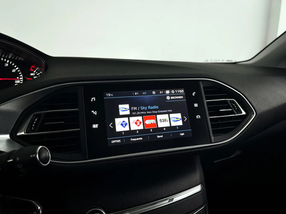 1.2 PureTech Blue Lease Executive | Panoramadak | Park assist | Carplay | Cruise control | Trekhaak